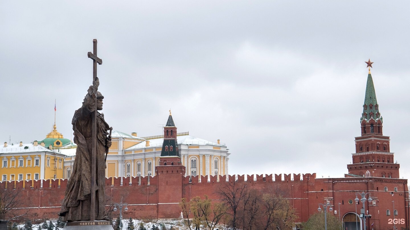 Князь Владимир памятник у Кремля