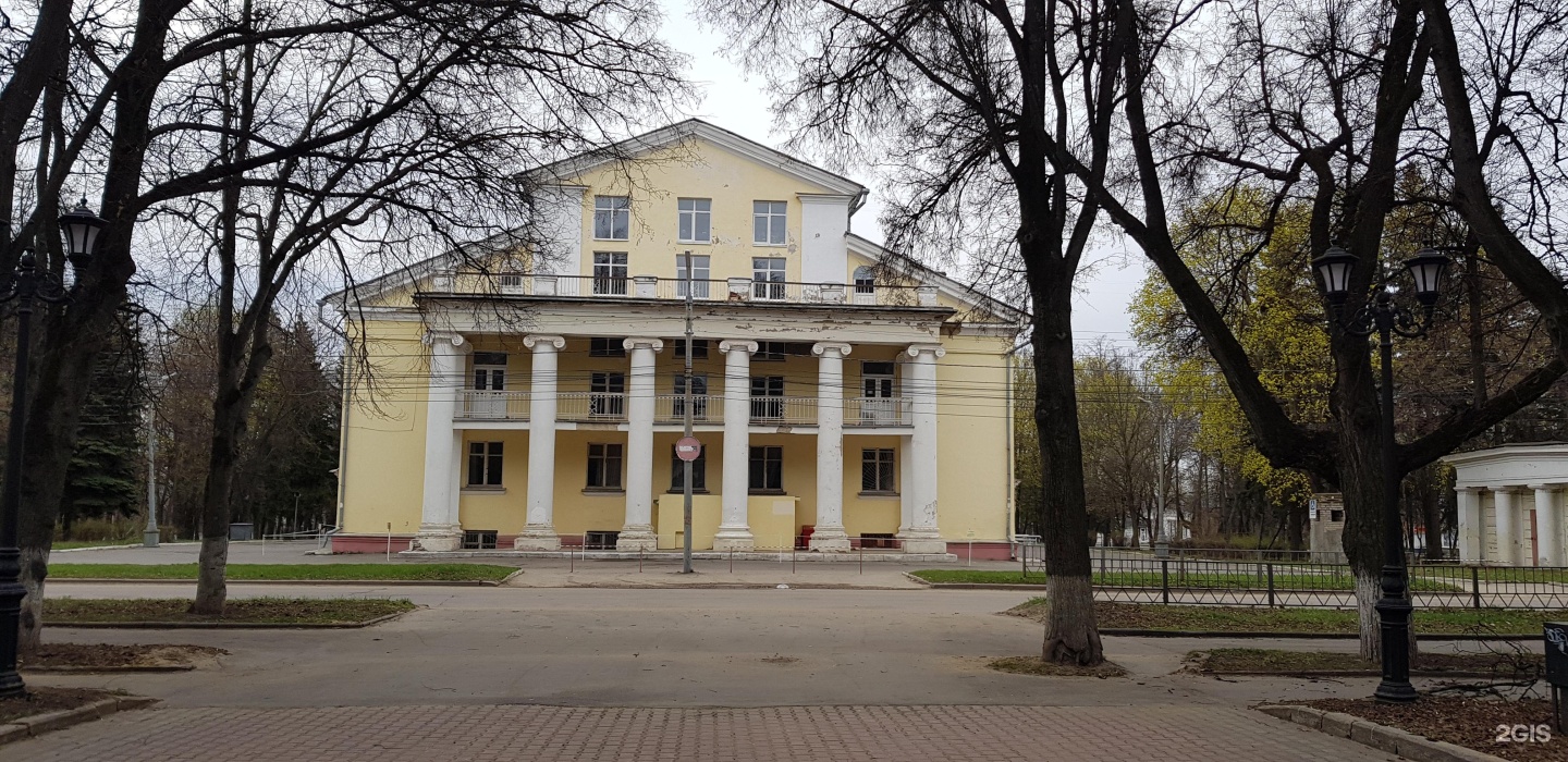 Сайт бунина орел. Библиотека Бунина орёл. Сквер Бунина Орел. Максима Горького 43 Орел. Фото улицы Бунина Орел.