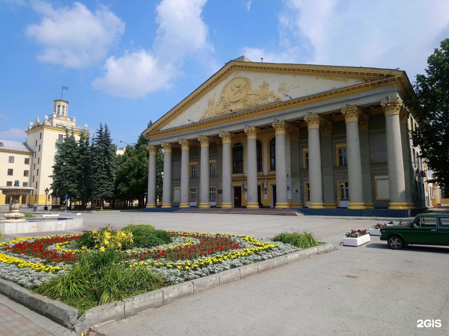 Дк горького иркутск. ДК Горького Новосибирск.