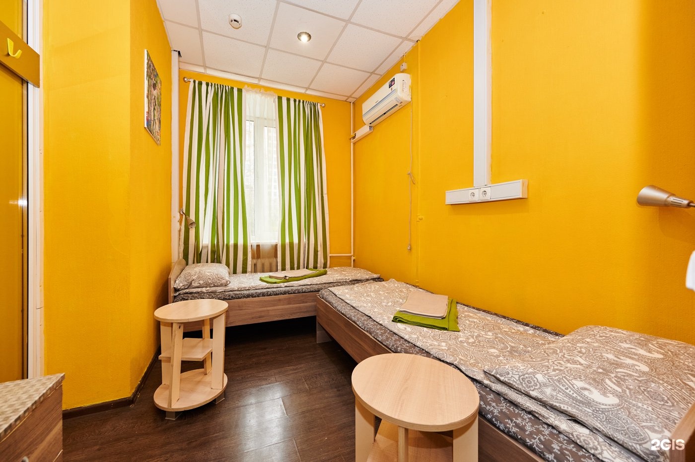 отели в оранжевом стиле. гостиница оранж балашиха. россо рива 4. москва снежная улица 27 корп 1 orange. отель оранж хаус москва.