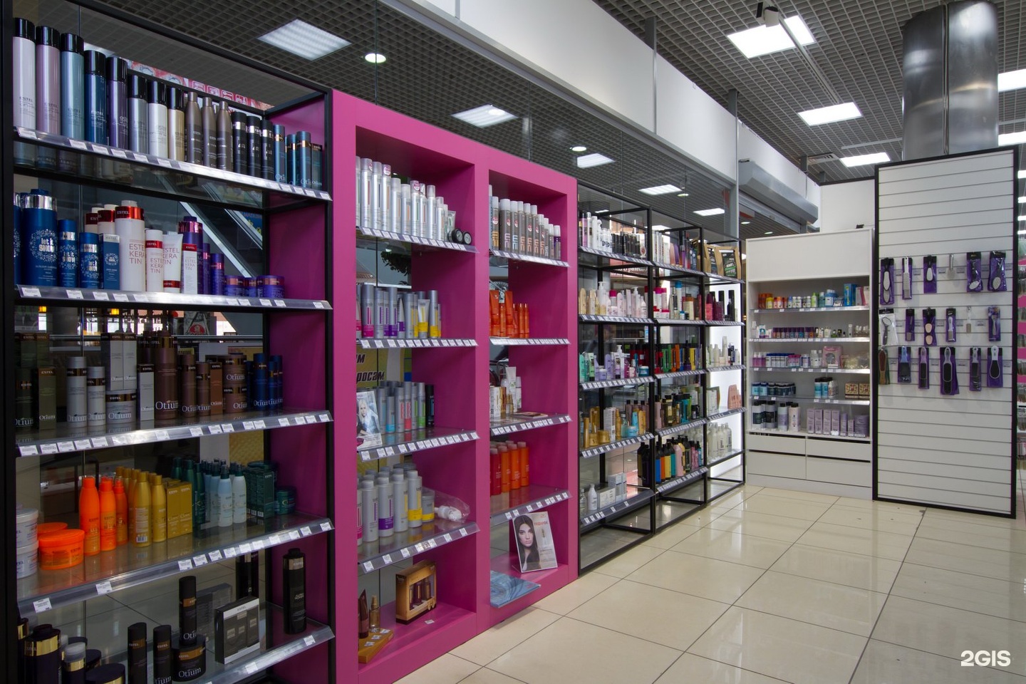 Cosmetics екатеринбург. Магазины косметики ЕКБ. Магазины косметики в мегаполисе Екатеринбург. Мегаполис маникюр Партизанская. Lamel косметика Екатеринбург.