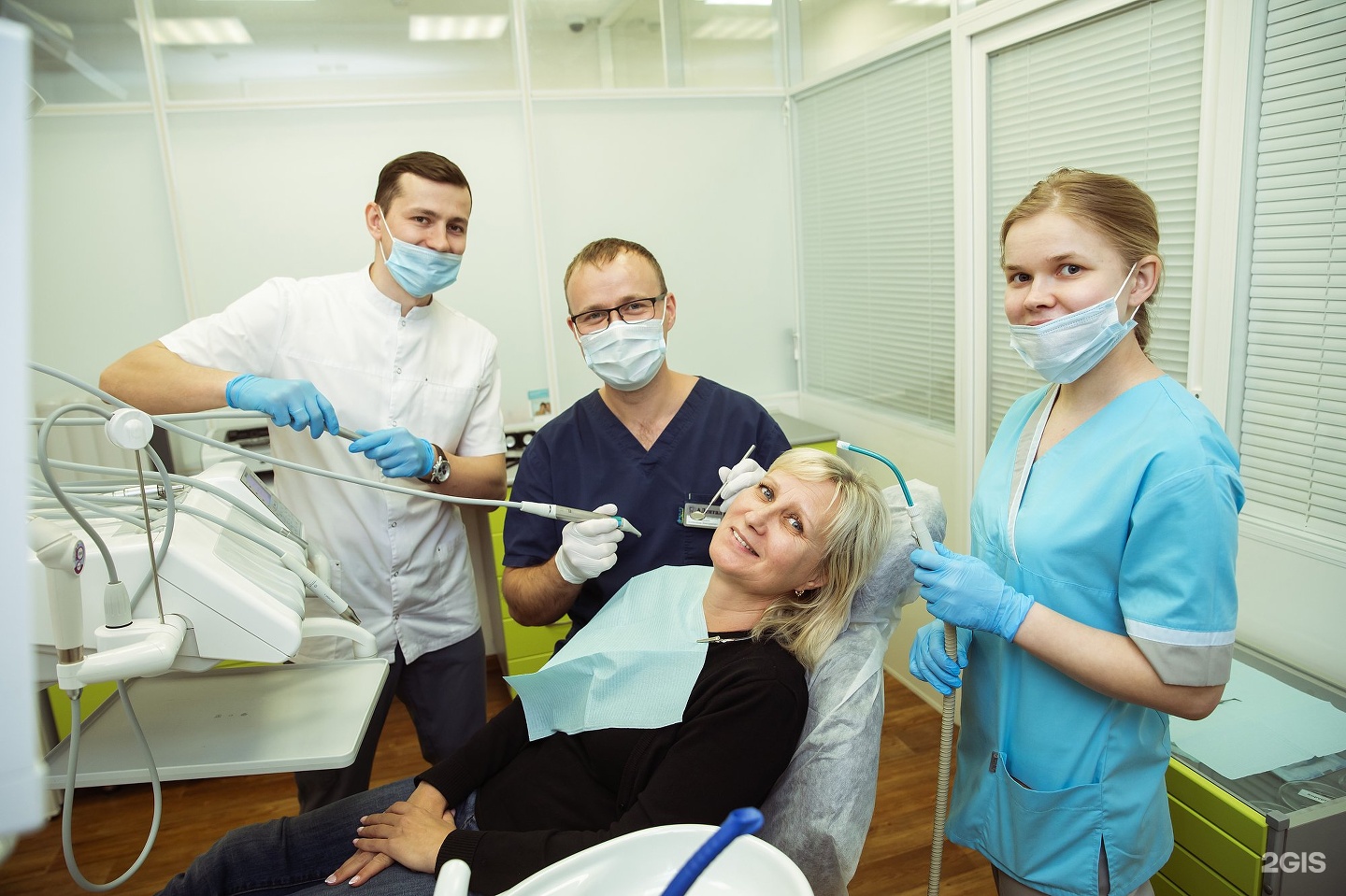 Клиника АДЕНТАЛ. Стоматологические клиники в Новосибирске. Детская стоматология в Новосибирске. Скайден Новосибирск стоматология.