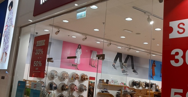 Bata showroom near outlet me