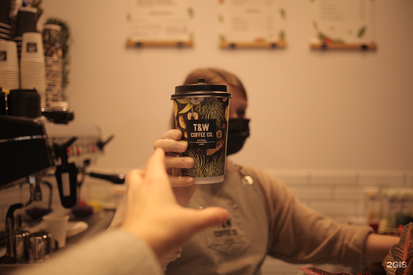 Кофейня took. T W Coffee co. T W Coffee. T W Coffee co меню. T&W Coffee co дизайн.