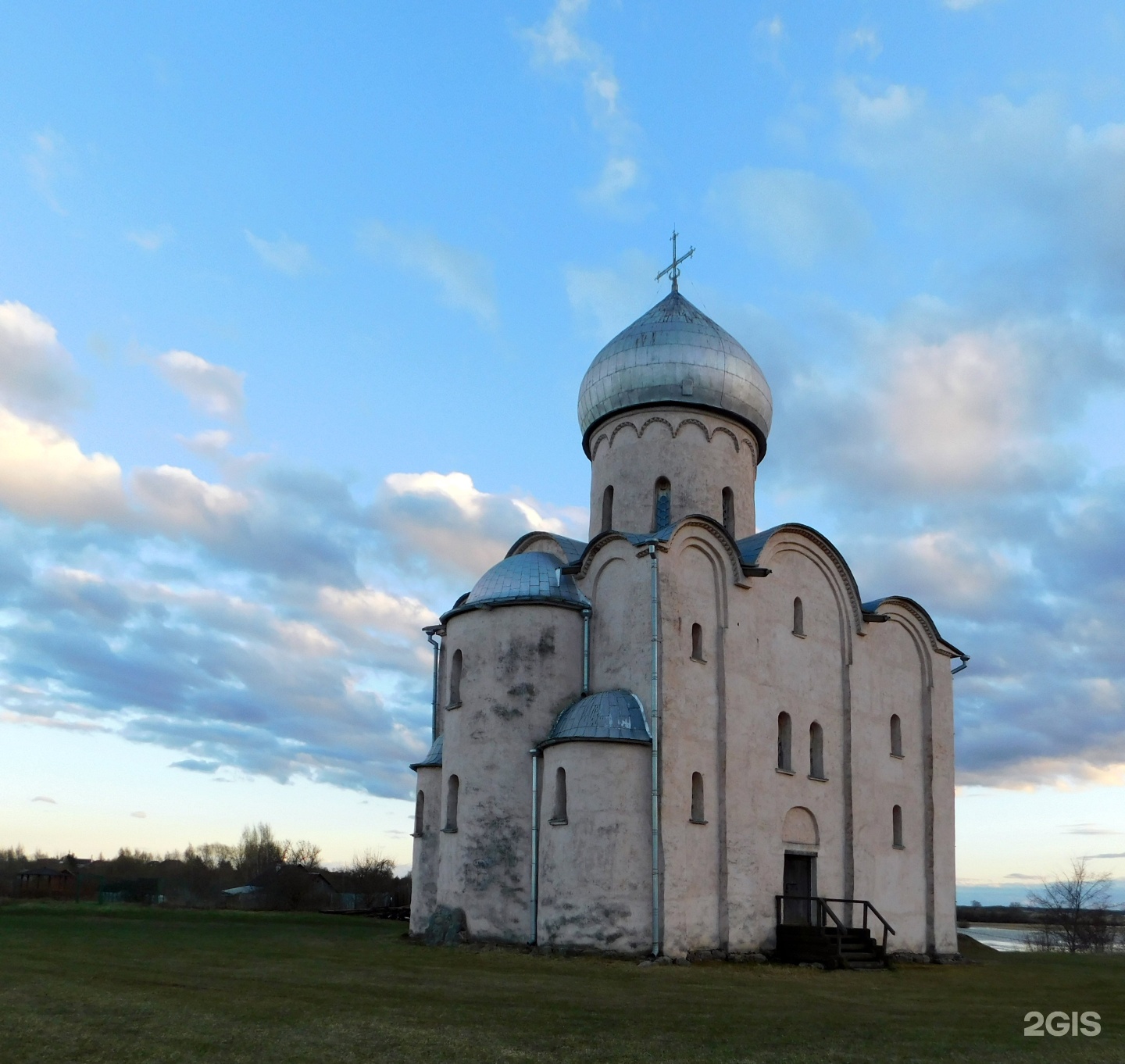 Церковь спаса на нередице. Спас на Нередице Церковь близ Новгорода. Спас Нередицы Великий Новгород. Церковь Спаса на Нередице. Близ Новгорода. 1198 .. Церковь Спаса Преображения на Нередице в Новгороде.