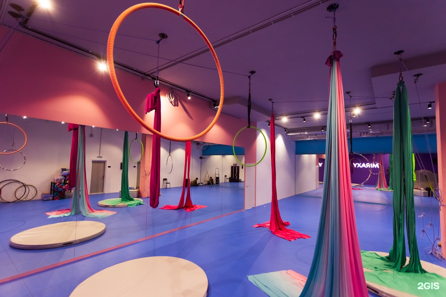 Растяжка в гамаках фото. Воздушная гимнастика на пилоне. Miraxy. Miraxy. Miraxy.