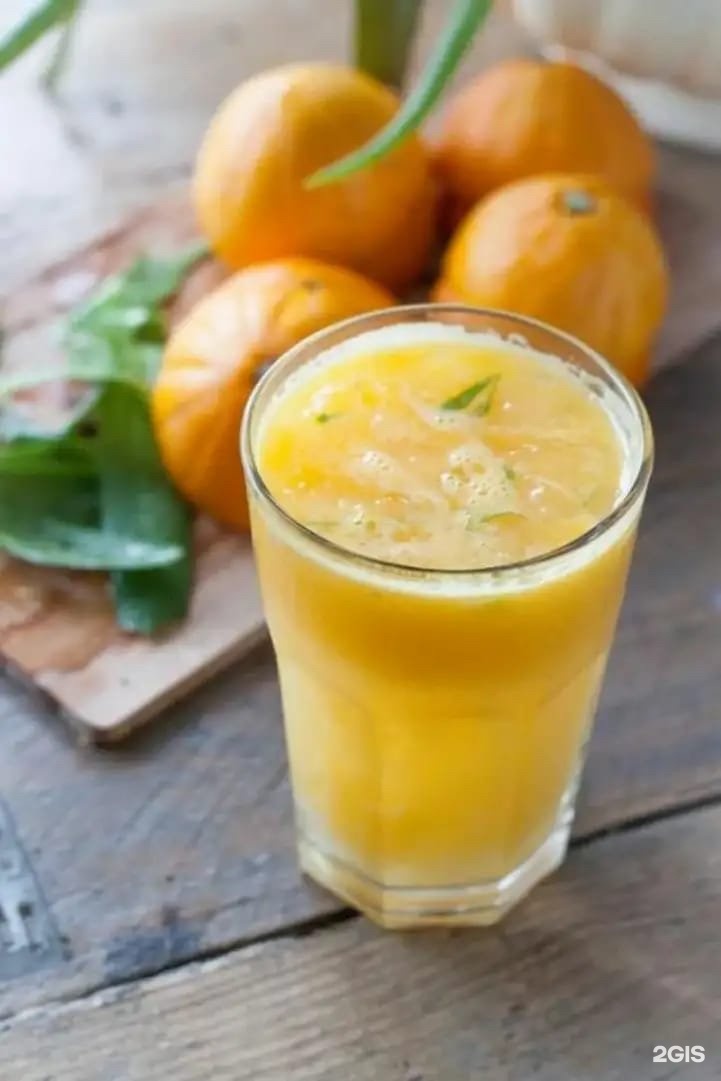 Как приготовить апельсиновый сок. Апельсиновый сок Фреш. Свежевыжатые соки апельсиновый. Сок из апельсина. Свежевыжатый сок из цитрусовых.