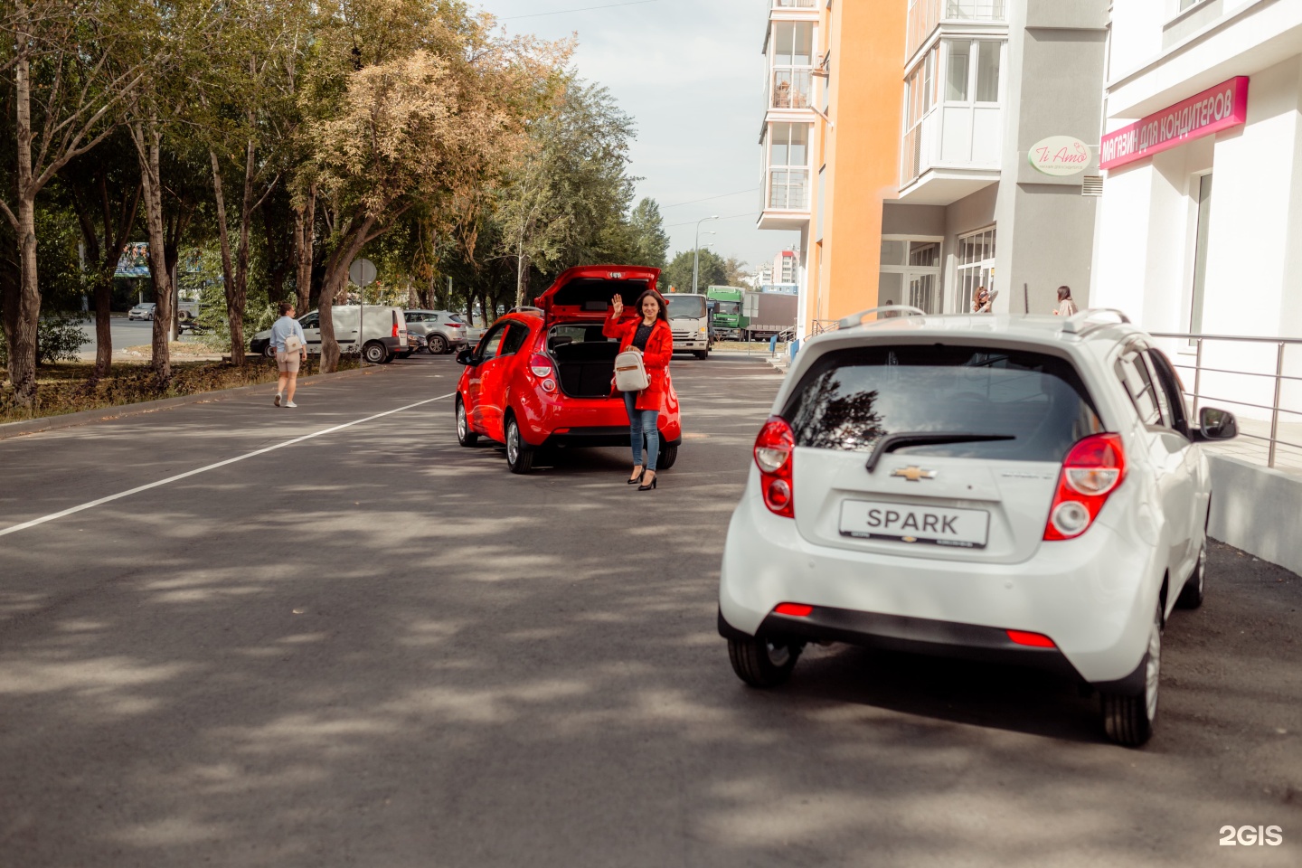 Нива челябинск. Сатурн, официальный дилер Chevrolet, Челябинск, улица Молодогвардейцев.