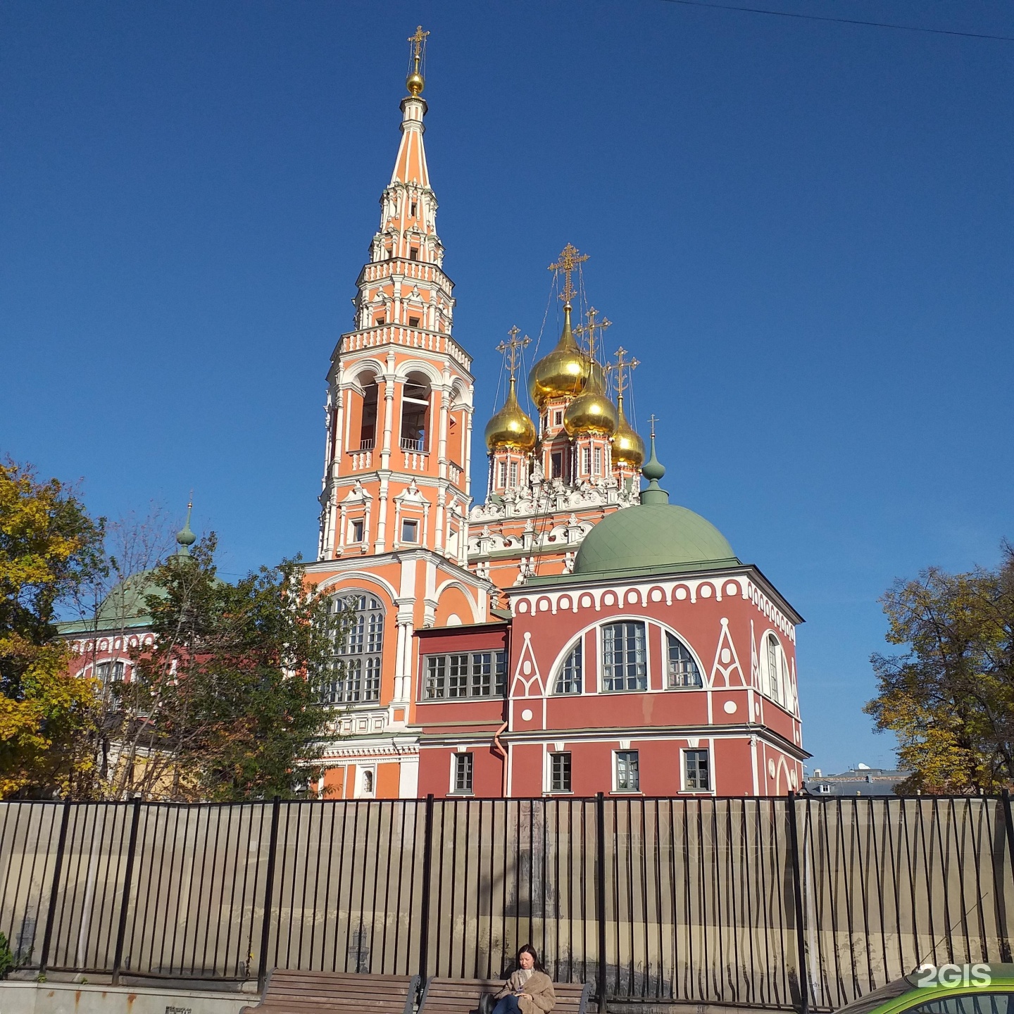 Храм в вишняках. Церковь Живоначальной Троицы в Вишняках. Храм Троицы Живоначальной в Мосрентгене. Храм Троицы Живоначальной (Пхеньян). Храм Троицы в листах на Сухаревской.