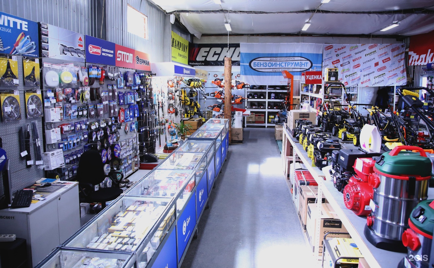 магазин бензо электроинструмента. все инструменты в новосибирске. магазин электро и бензоинструментов. бензоинструмент новосибирск. выкладка электроинструмента.
