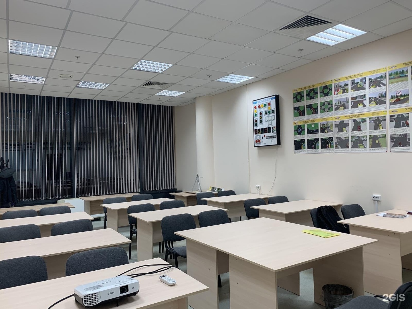 Автошкола самара. Класс автошколы. Самарский областной автомотоклуб автошкола. Самарская автошкола самара. Автошкола в самаре недорого.