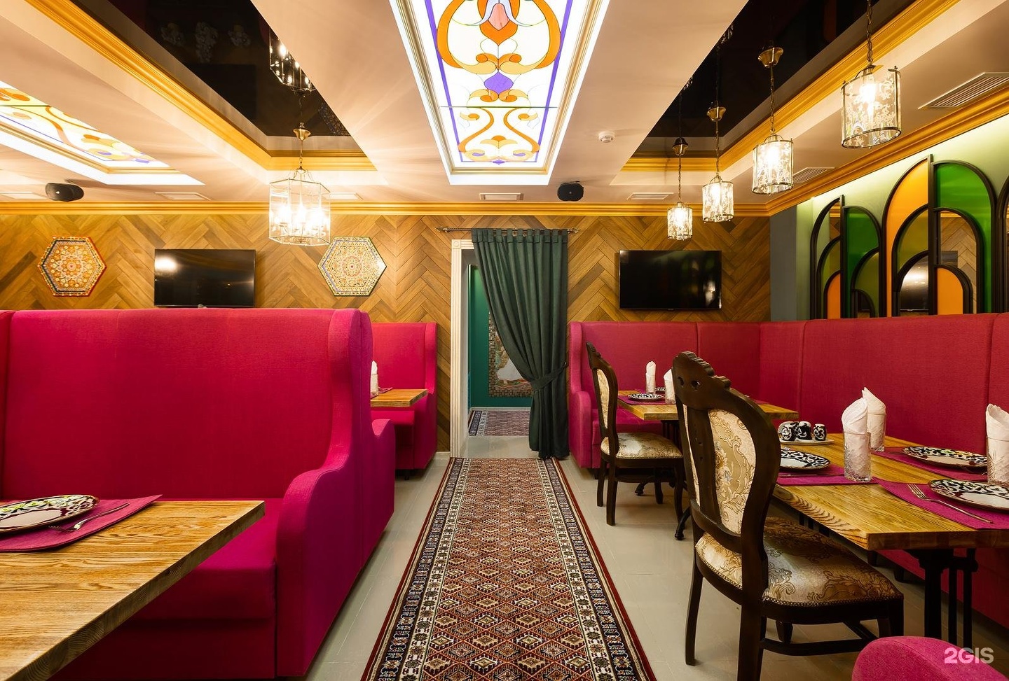 Таджикское кафе. Рестораны Таджикистана. Ресторан Узбекистан Благовещенск. Таджикские кафе в Москве.