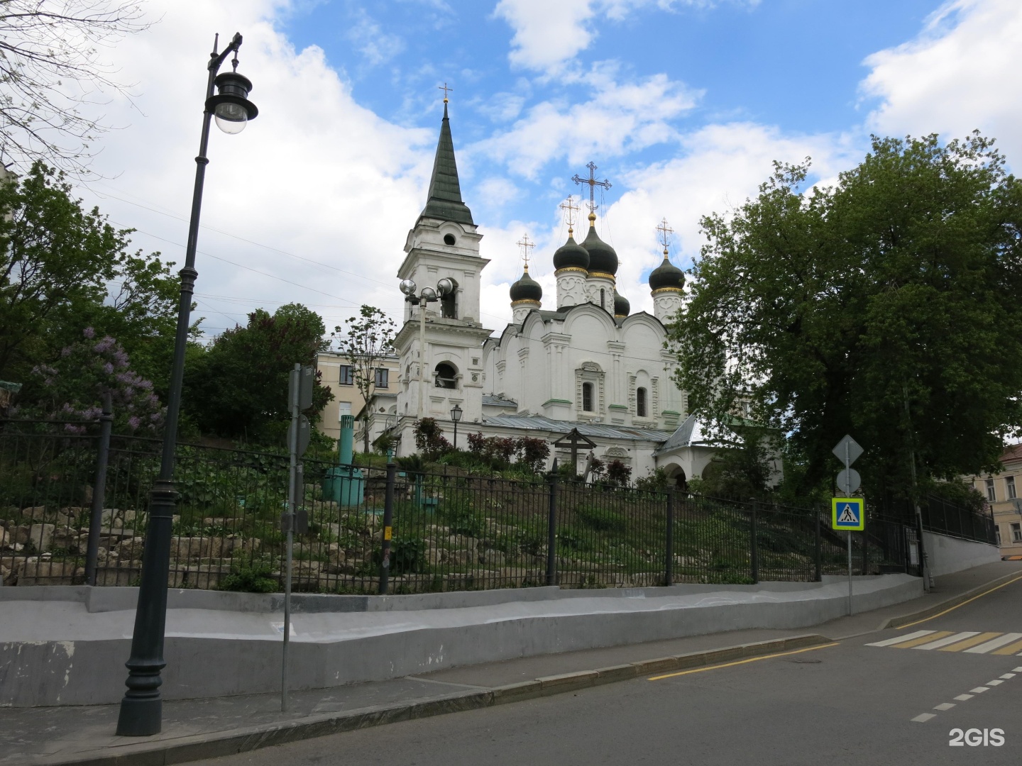 Церковь князя владимира москва. Храм Святого Владимира в Садех. Храм Святого Владимира Старосадский переулок. Церковь Святого Владимира в старых Садех. Церковь Владимира в Старосадском переулке (1514 г.).