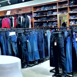 Фото от владельца V.studio jeans, бутик джинсовой одежды