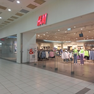 Фото от владельца H & M, магазин одежды и обуви