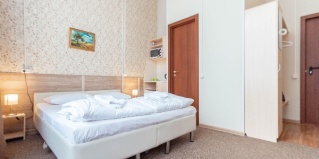 Москва: Отель Ахоум