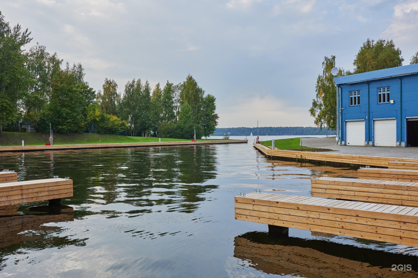 Яхт клуб сити яхт клуб