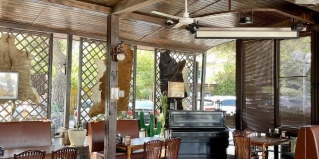 Геленджик: Отель Saloon western