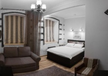 Омск: Отель Brick Walls Hotel