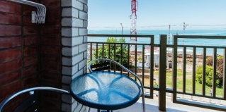 Лазаревское: Отель Чёрное море