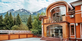 Красная Поляна: Отель Alm house