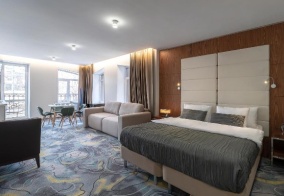 Отель V Hotel&Rooftop lounge в Приморском крае