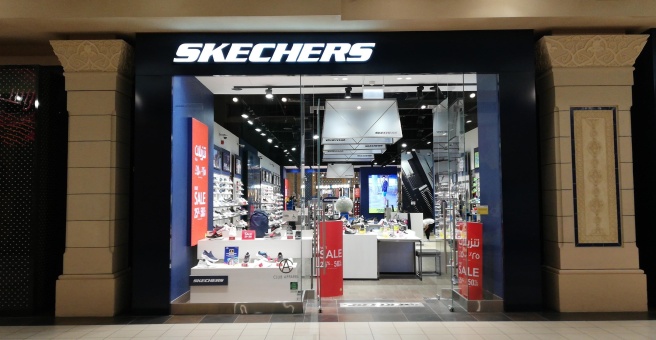 Skechers ibn battuta sales mall