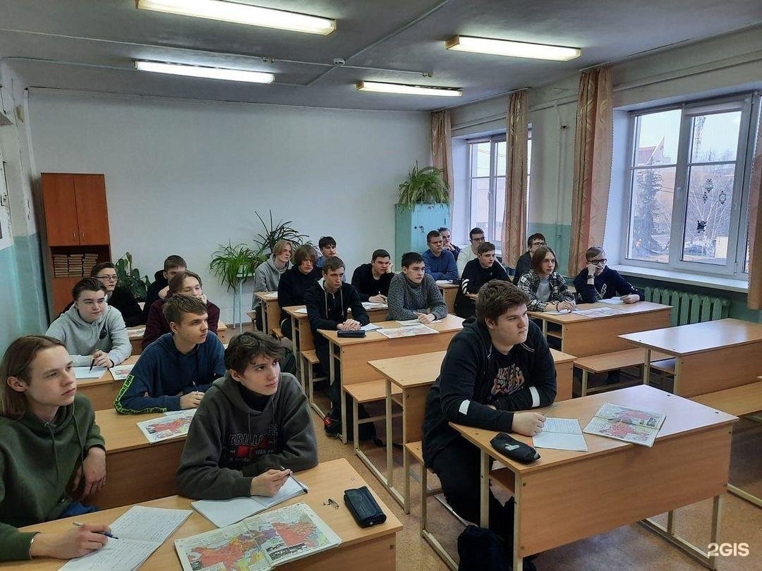 Омский авиационный колледж им н е жуковского. Омский авиационный колледж. Общежитие ОМАВИАТ. Омск улица Волховстроя 5 Омский авиационный колледж им н е Жуковского. Космический лицей ОМАВИАТ.