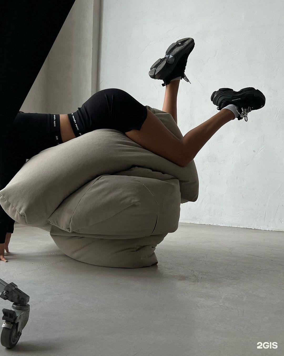 Костюм uzhe vyhozhu. Одежда all. Одежда рисовать 2021. Прогулка в парке зимой. Прогулочная фотосессия с подругой.