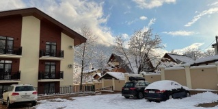 Красная Поляна: Гостевой дом Alba inn apartments