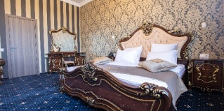 Ленинаван: Отель Full House