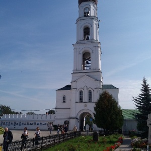 Фото от владельца Колокольня с надвратной церковью в честь Архистратига Божия Михаила