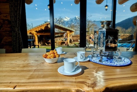 Красная Поляна: Отель Кедр 750