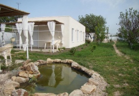 Вed & breakfast VillaPetra в Должанской