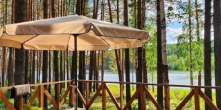 Реж: Глэмпинг Шелест Inn