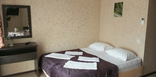 Пересыпь: Отель Замок