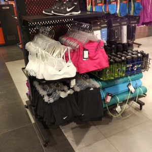 Фото от владельца Nike, дисконт-центр спортивной одежды и обуви