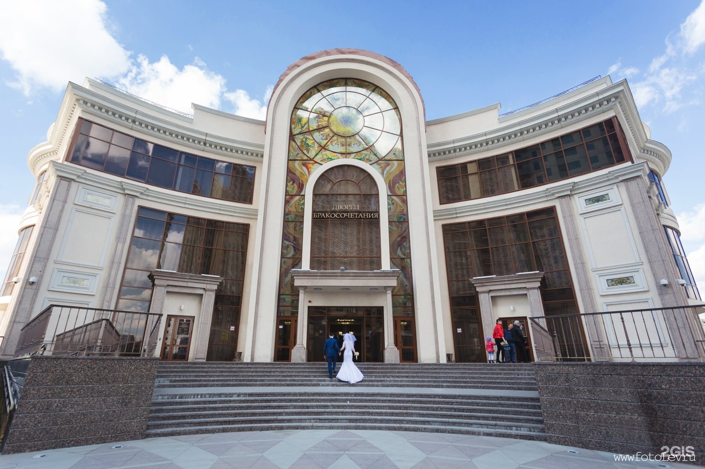 загсы и дворцы бракосочетания в москве
