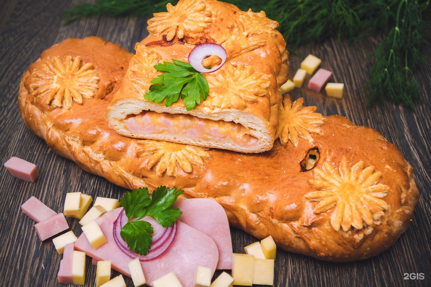 Сдобная деревня пироги. Панини цезарь. Сдобная деревня челябинск официальный сайт. Пироги шевченко 5. Пирог с капустой и яйцом фото.