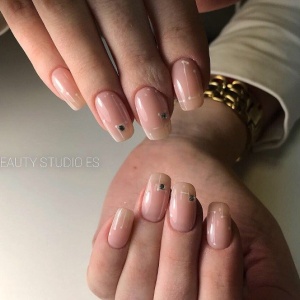 Фото от владельца Beautiful Nails, студия экспресс-маникюра