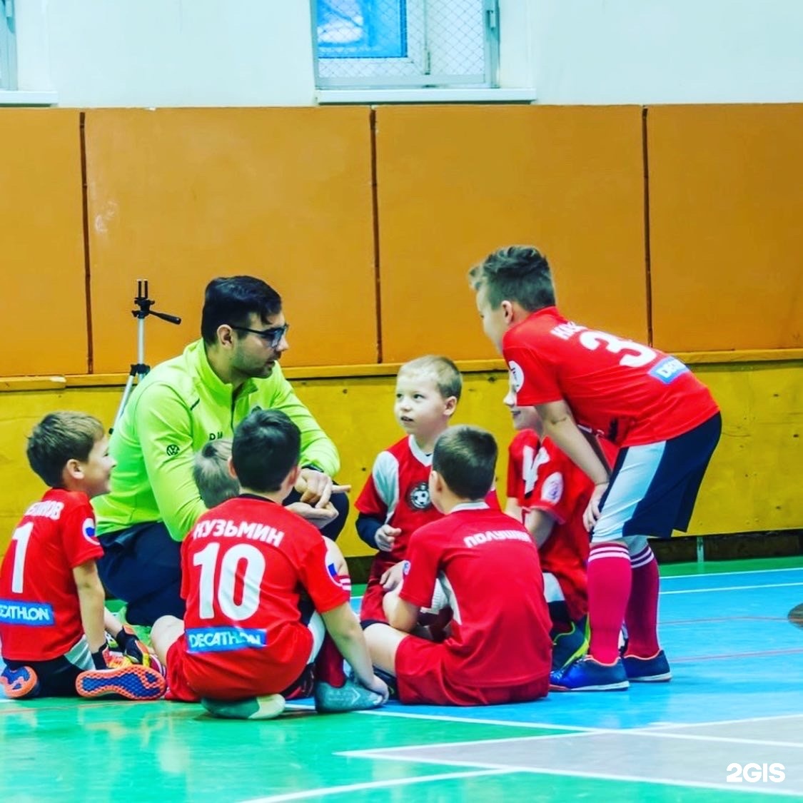 Skill school. Школа Колизей в Тюмени. СК «Спортхолл» Пермь. Спортхолл самбо. Фото футбольного зала Спортхолл Пермь.