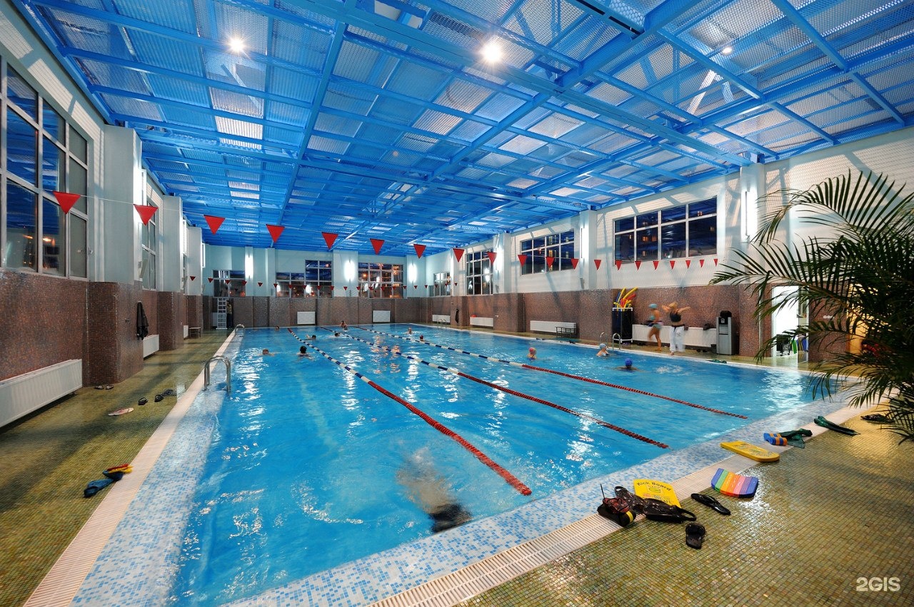 Фитнес клуб с бассейном