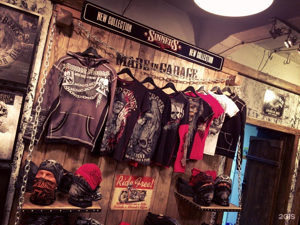 Bones магазин. Магазин панк одежды. Магазин байкерской одежды. Магазин для байкеров. Магазин для Панков.