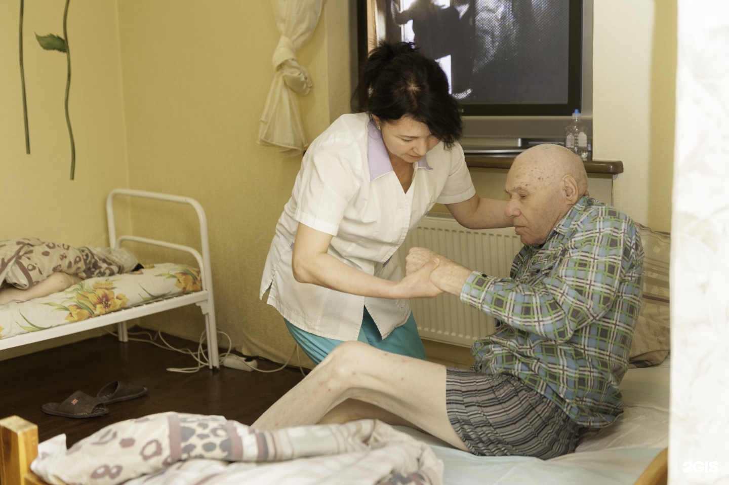 Деменция ног. Пациенты с рассеянным склерозом. Реабилитации пациентов с деменцией. Пациент с кр заболеванием. Лежачий пациент.