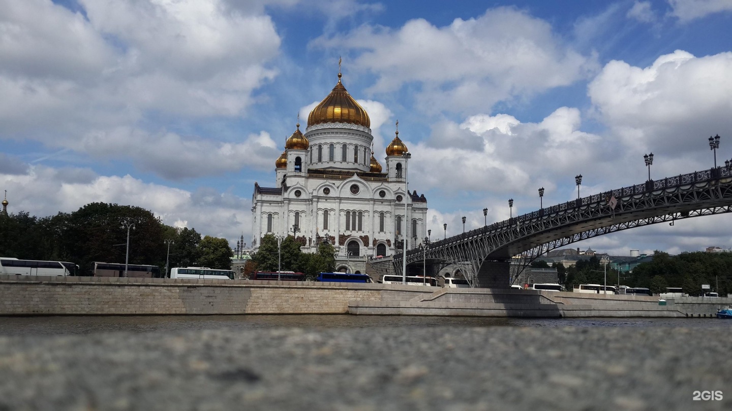 Храм Христа Спасителя снаружи