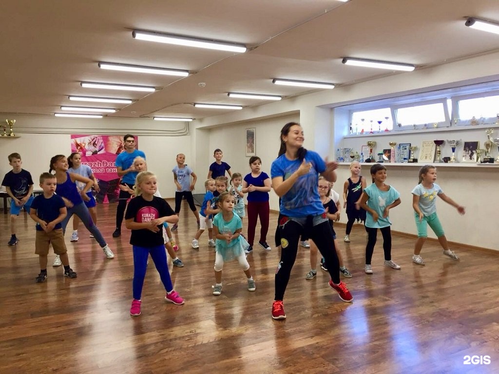 Танцы бабушкинская. Зумба дети. Школа танцев. Танцы Москва занятия. Зумба для детей 4-7.