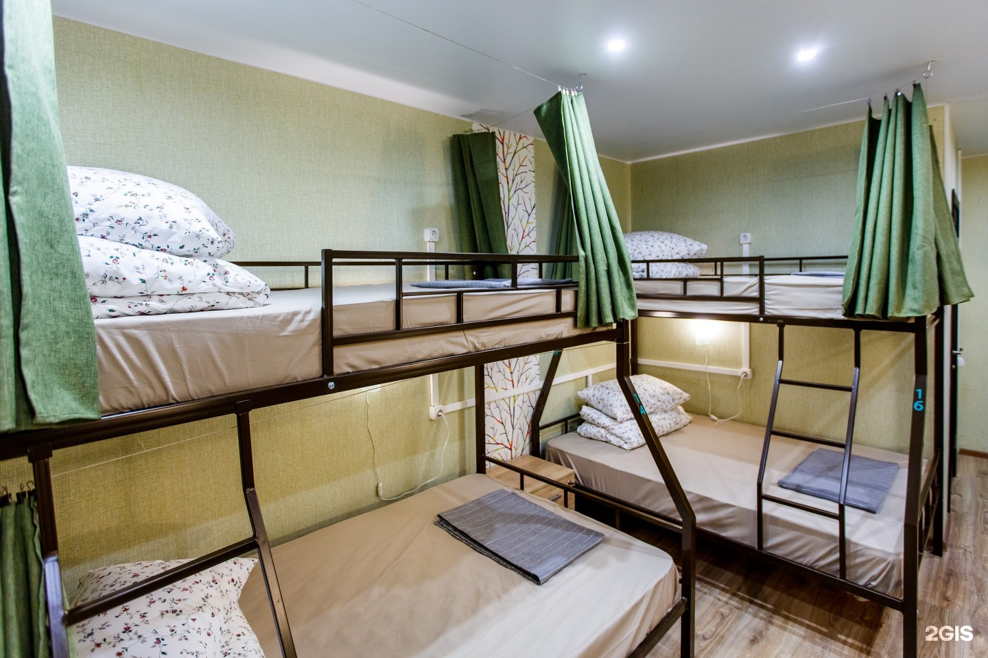 Найс хостел казань. Nice Hostel Crocus Ильинский бул., 8. Хостел Красногорская 1. Хостел Ильинский Нижний. Хостел уют Красногорск.