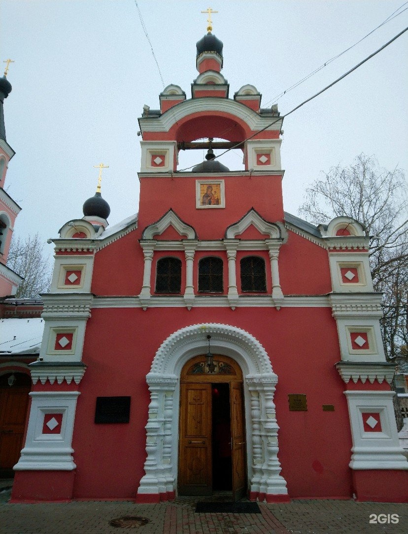 Храм скоропослушницы ходынском. Храм иконы Божией матери Скоропослушница на Ходынском поле Москва. Храм Скоропослушницы на Октябрьском. Храмы Октябрьское поле. Церковь на Маршала Рыбалко.