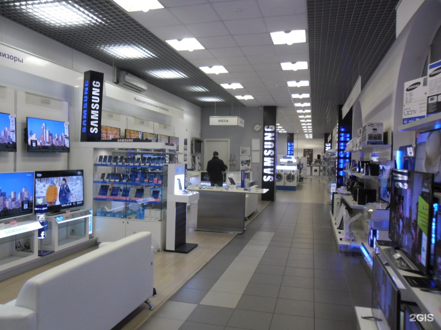 Телефоны ситей магазин. Магазин электроники в Финляндии. Корабль магазин электроники. Магазин салон электроника в Санкт Петербурге.