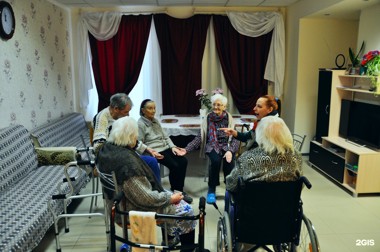 Дом престарелых в СПБ. Пансионат для престарелых в СПБ. Уютный уголок пансионат для пожилых в СПБ. Пансионат для больных Альцгеймером. Пансионат для пожилых в спб доброта